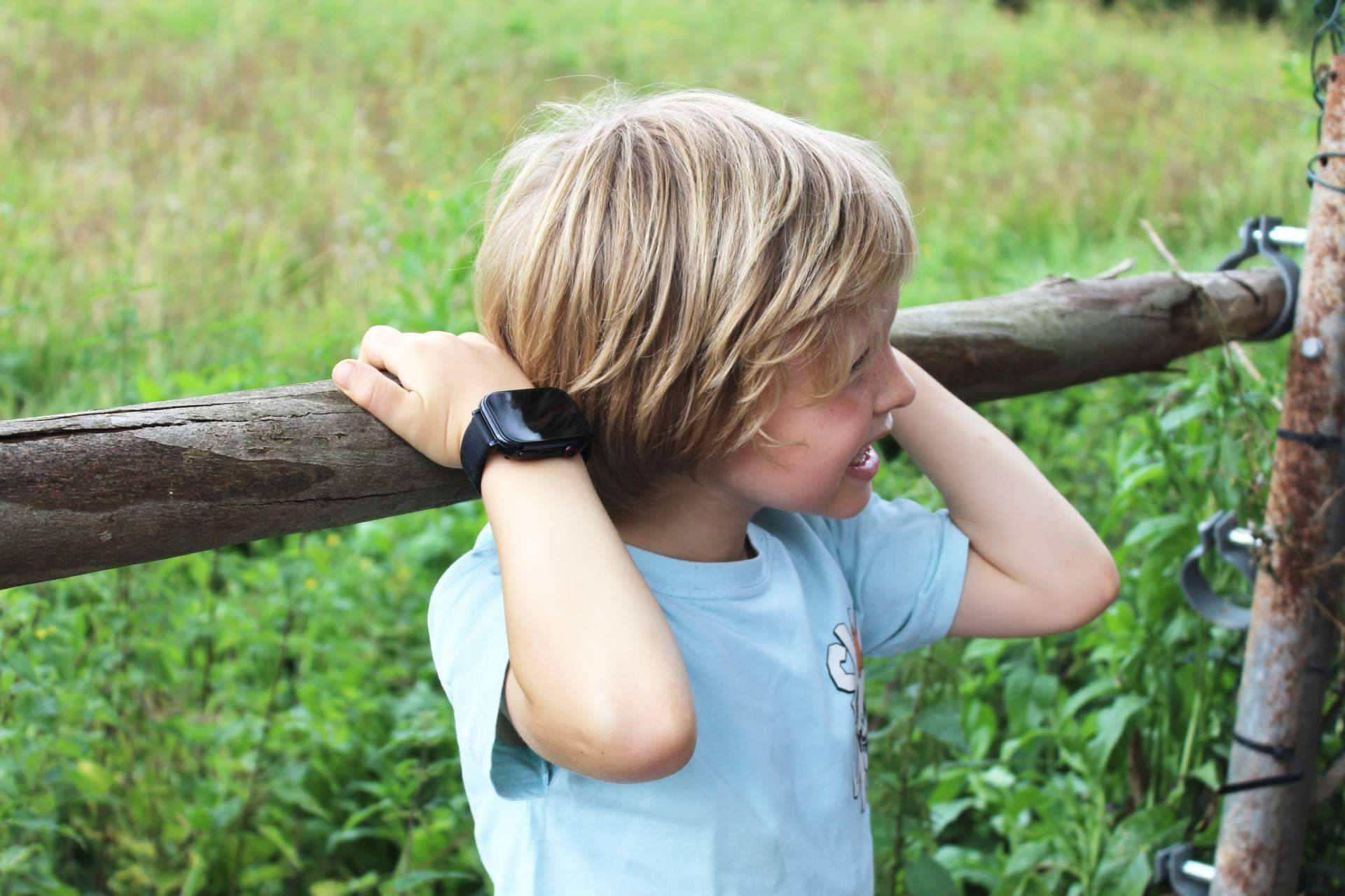 Smartwatch para niños; SaveFamily refuerza la seguridad infantil este verano en toda Europa