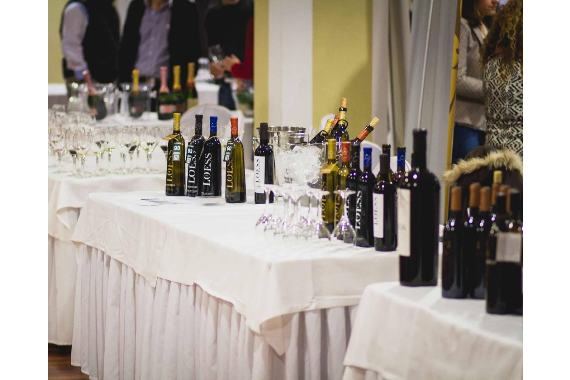 Vinos Barona ofrece una cuidada selección de vinos online con entrega rápida y múltiples denominaciones de origen