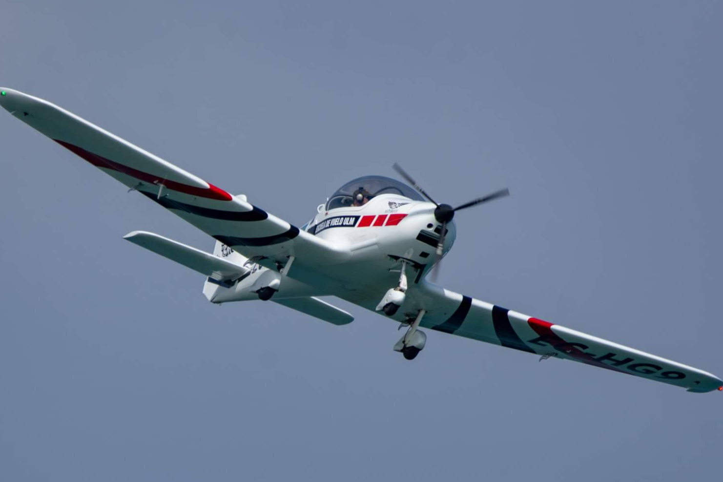 Asturfly convierte el sueño de ser piloto por un día en una vivencia única en La Morgal