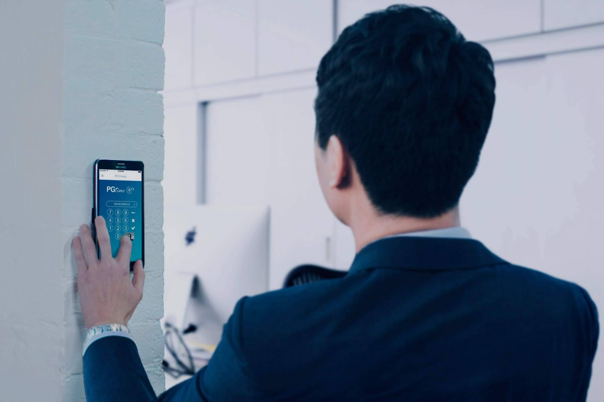 Cómo el control horario digital está transformando la gestión de turnos en las empresas españolas