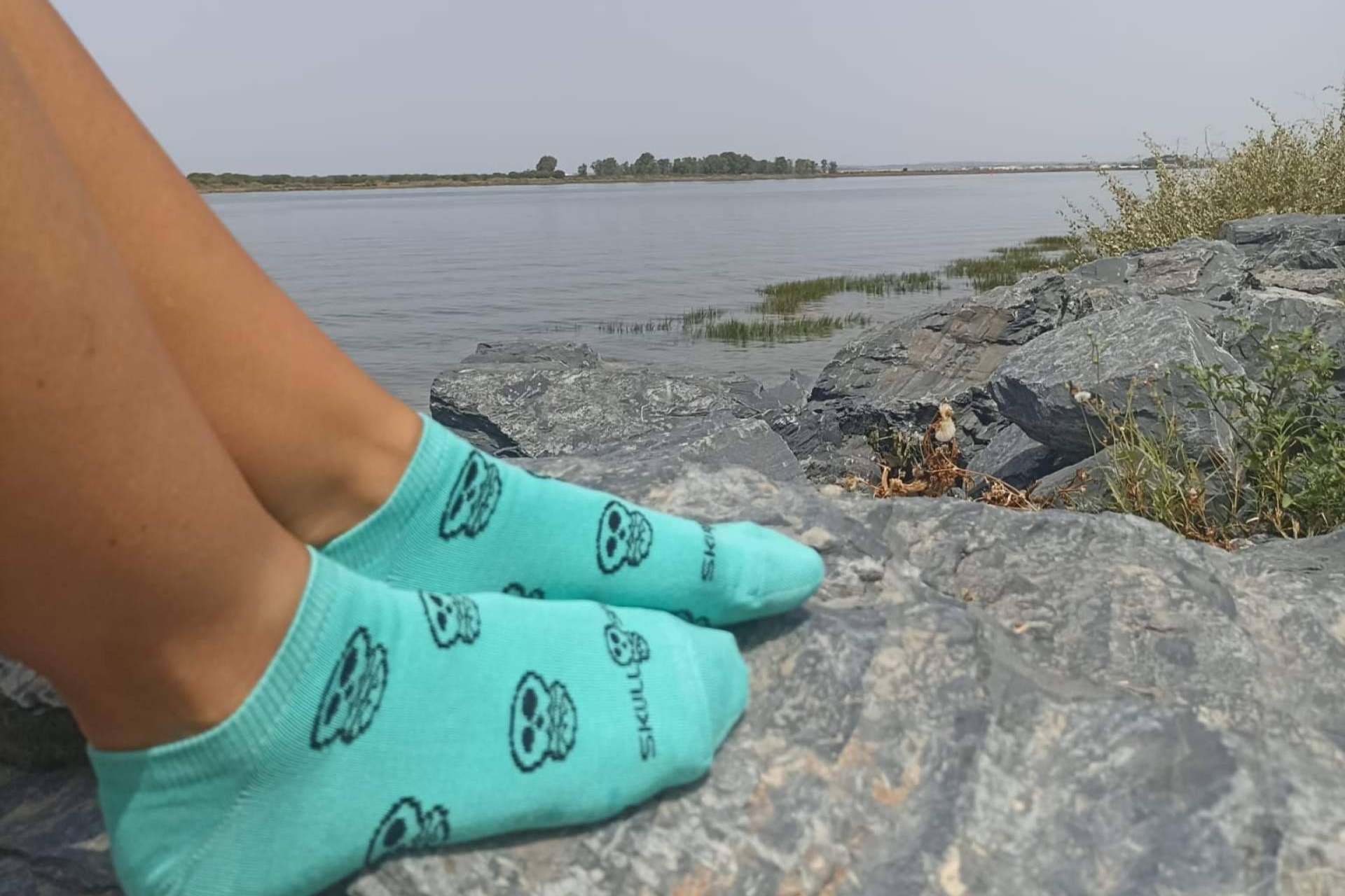 Diseño gráfico y estilo propio en los calcetines originales y divertidos de HUESOKK