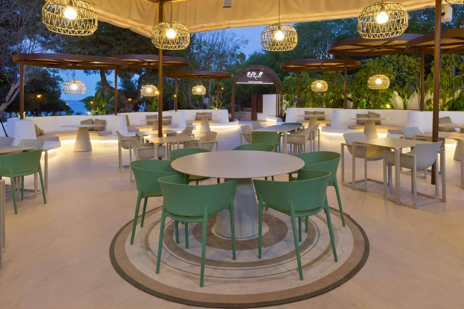 La Fustera acoge El Rall, un restaurante mediterráneo centrado en la cocina de temporada y cercanía