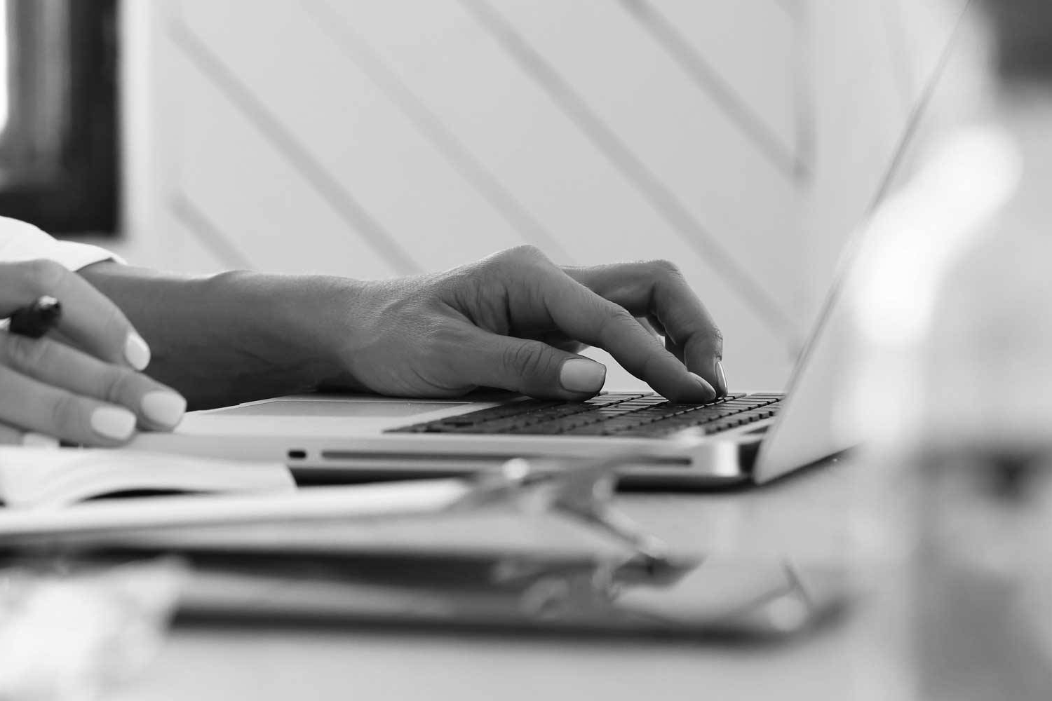 Redactor de contenidos experto para empresas de software; Social Media Pymes apuesta por contenido estratégico y humano