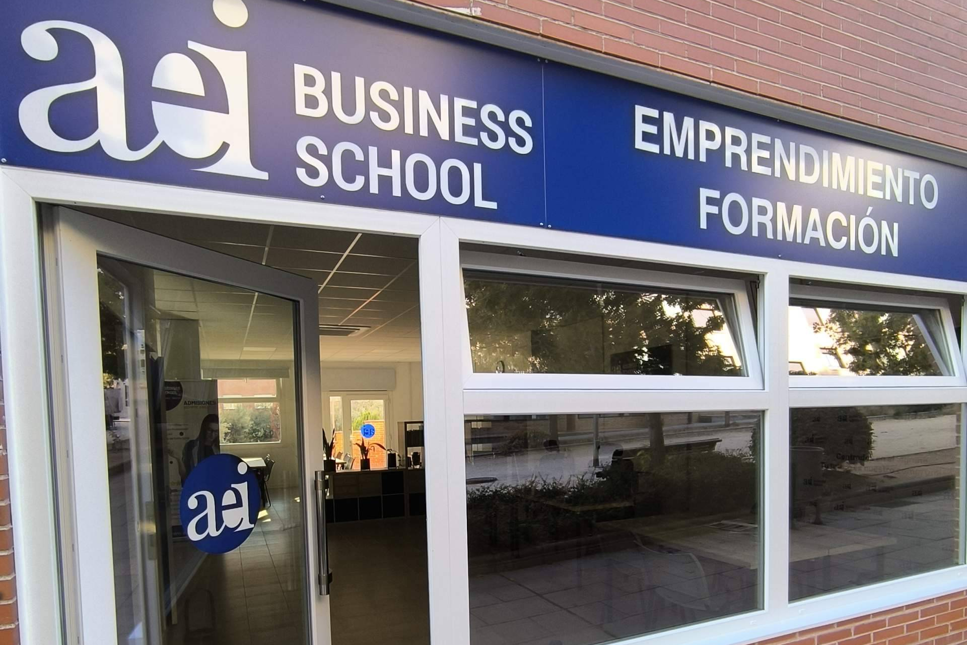 Más allá del aula, AEI Business School y el modelo de escuela no escuela para el mundo profesional