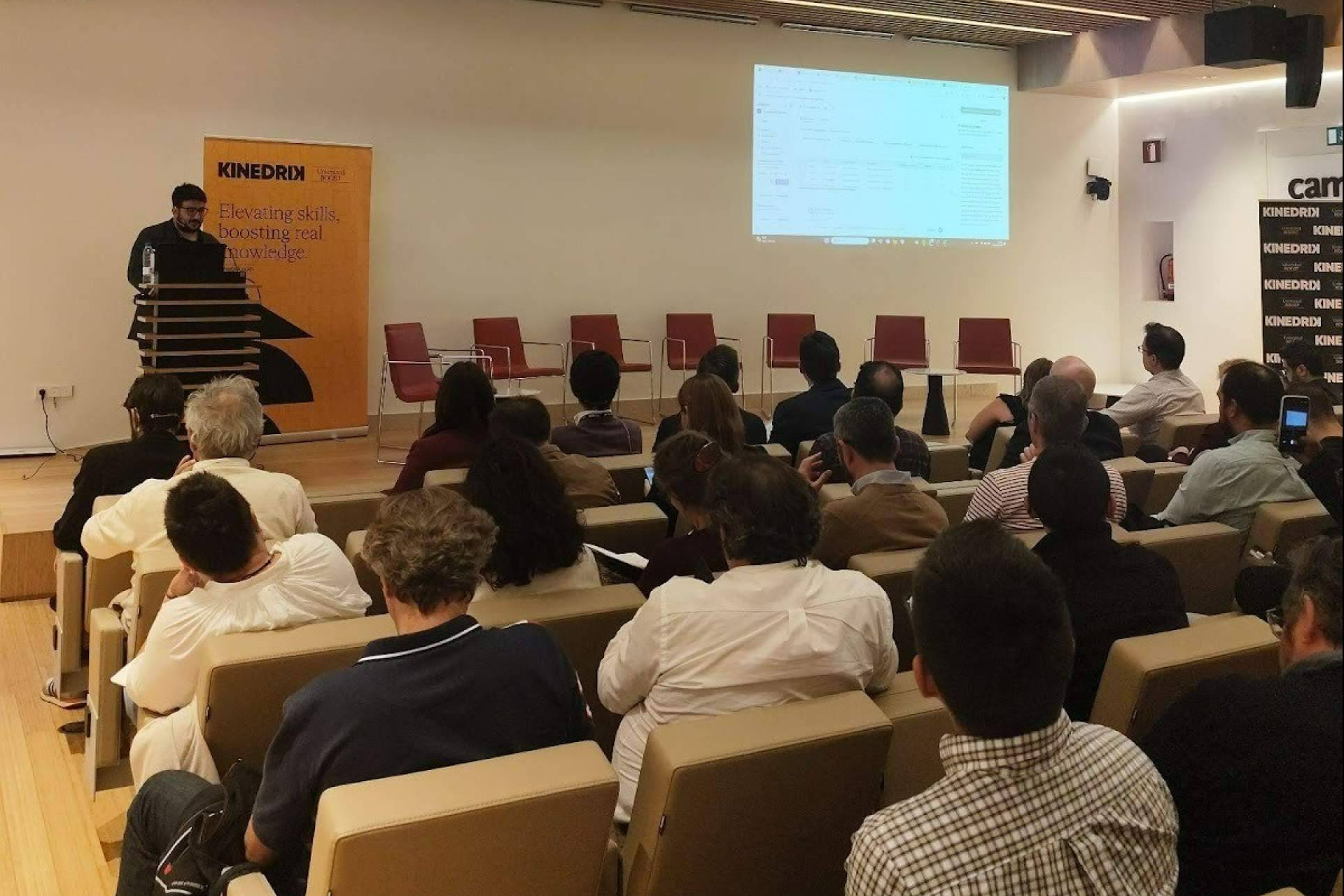 KINEDRIK impulsa la reflexión sobre el papel del talento humano en la era de IA evento Unlimited Boost
