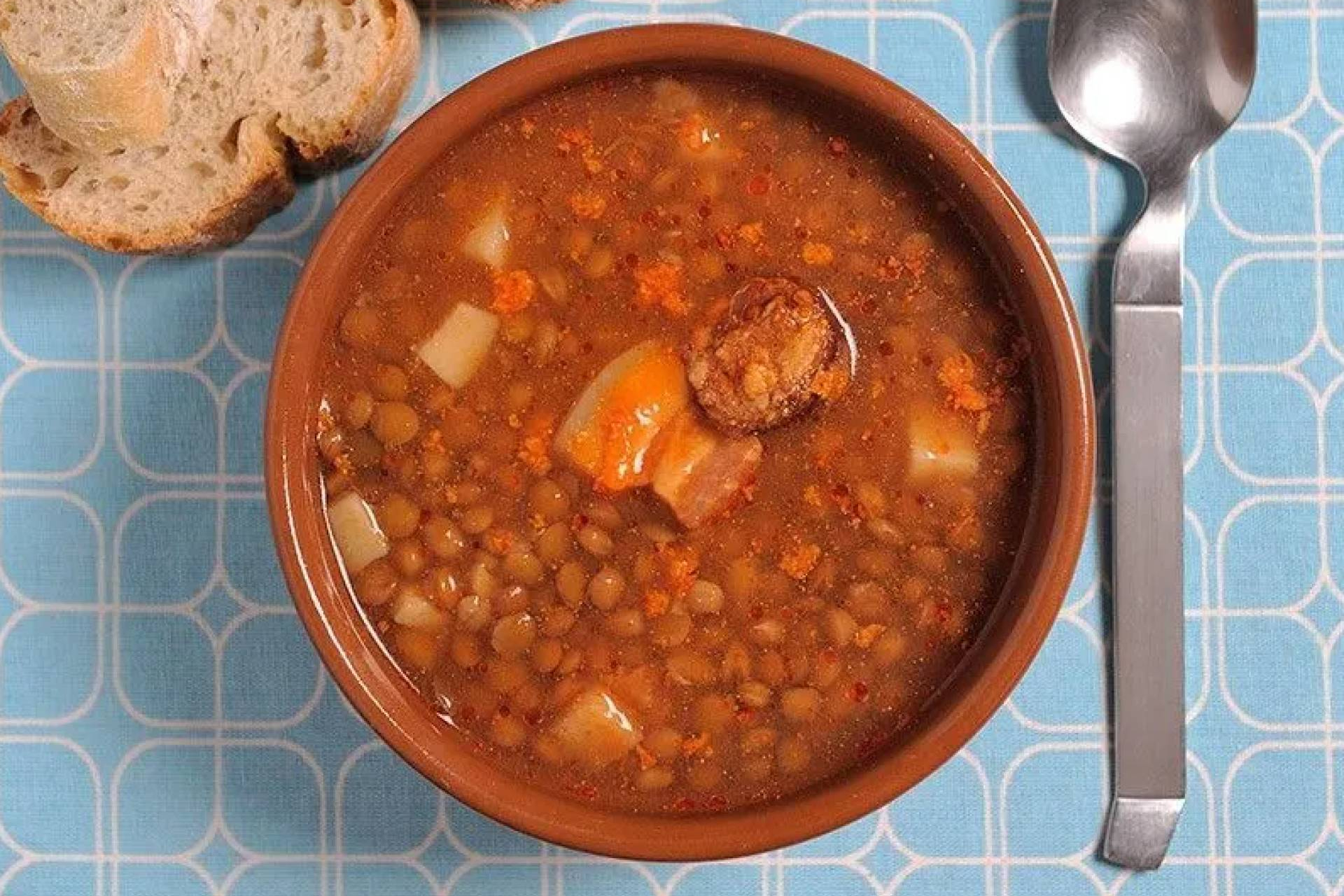 Se elige comida española para fiestas sin complicaciones; envíos de productos españoles a Europa