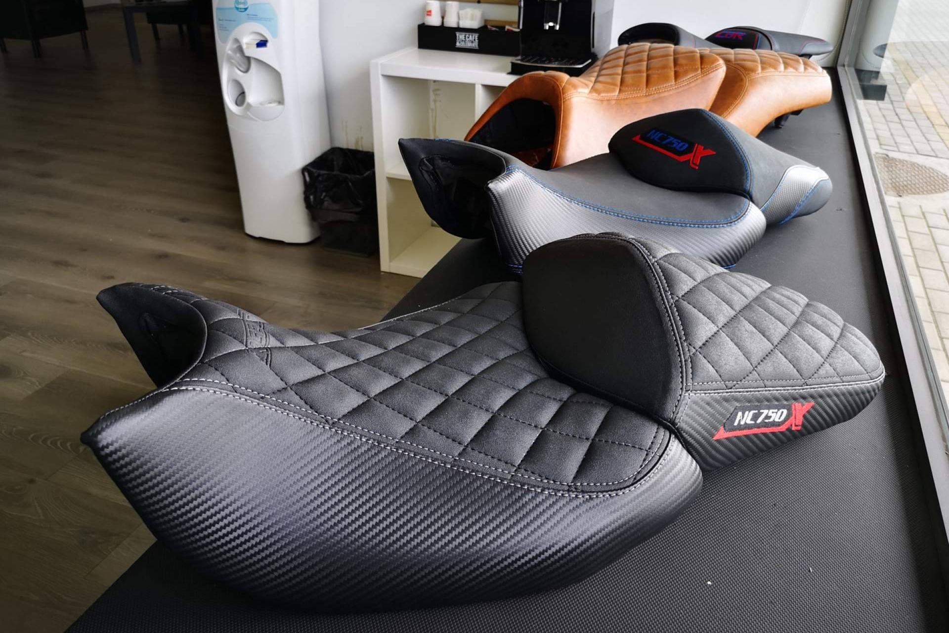 Fundas de asiento a medida para moto y quad, JM-FUNDAS combina diseño, agarre y personalización total