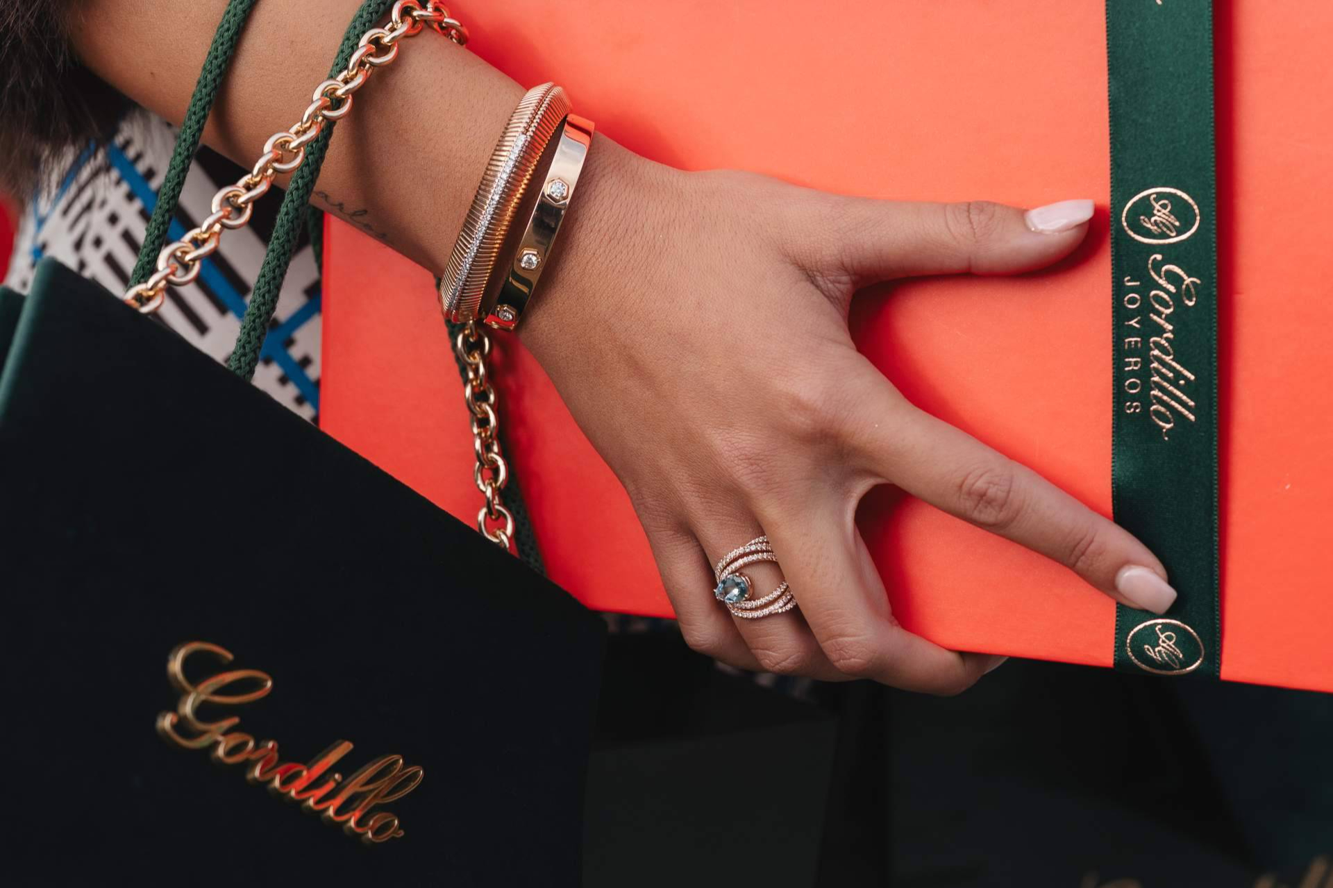 Regalos de Navidad con elegancia atemporal en Joyería Gordillo