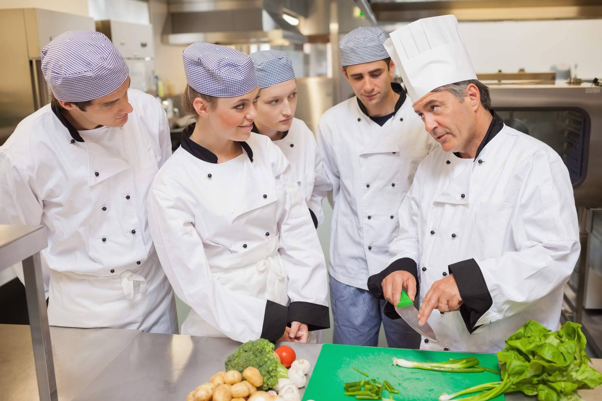 Curso Manipulador de Alimentos en Madrid; certificado oficial con Laborali y descarga inmediata del carnet