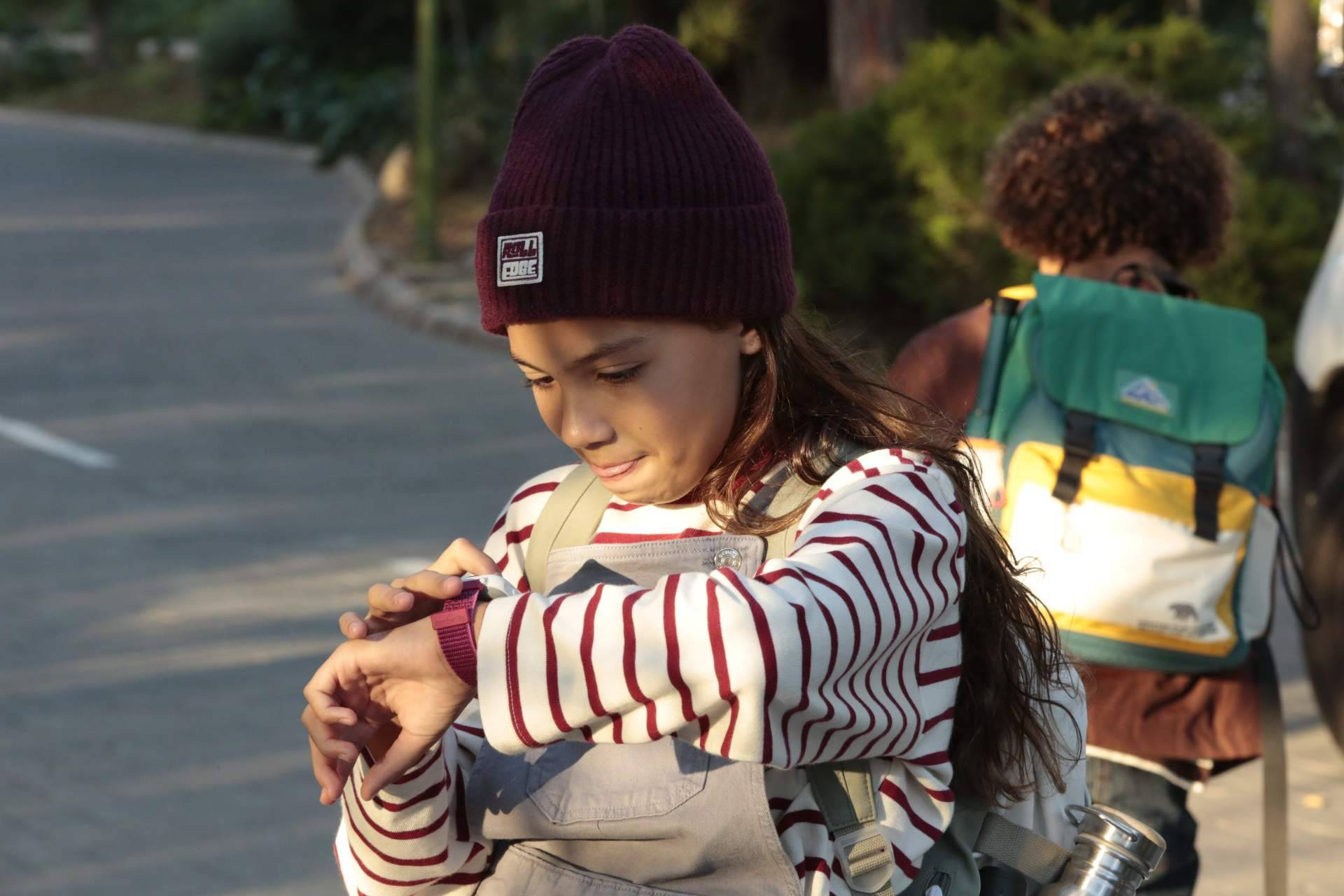 Primer móvil para niños o dispositivo seguro; por qué tantos padres evitan ya el smartphone tradicional