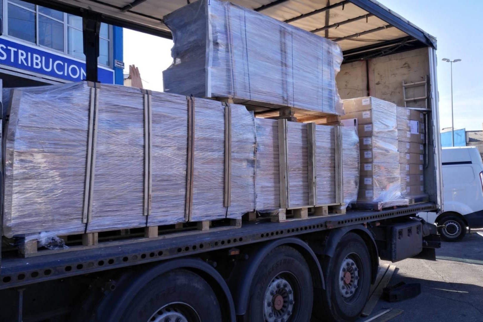 El grupaje estratégico en mercancía paletizada mejora la fiabilidad operativa en una empresa de transporte