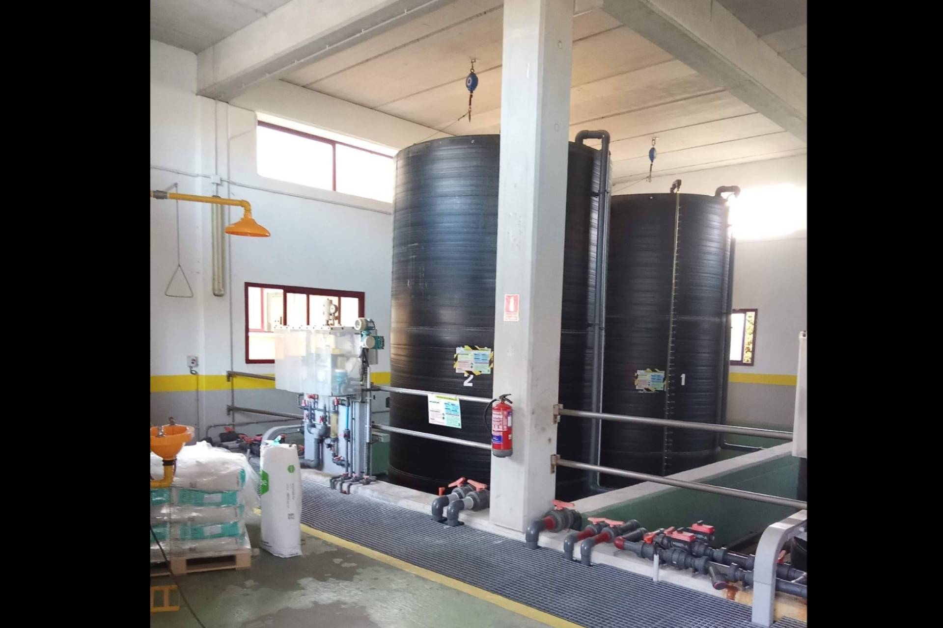 Soluciones innovadoras y asesoramiento especializado en productos químicos desde La Fábrica Servicios Químicos
