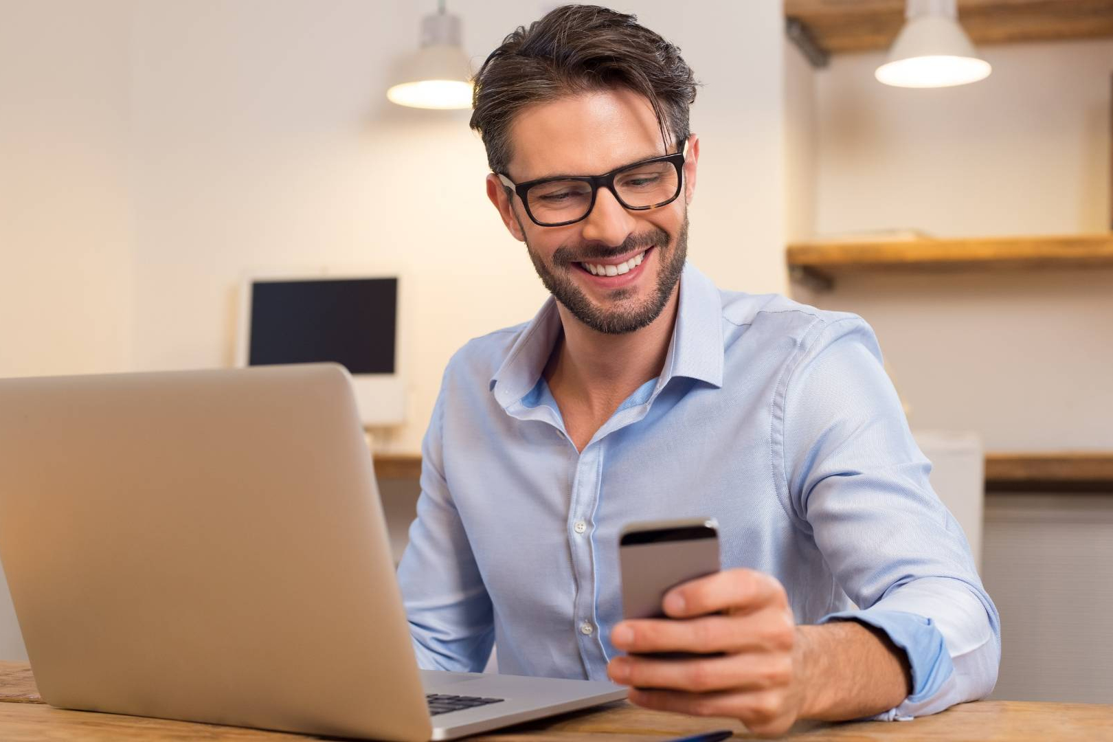Por qué un canal corporativo para empresas evita el caos de emails y chats
