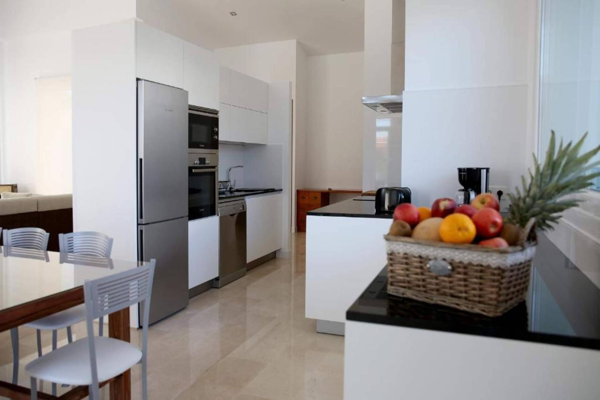 Vivienda vacacional con piscina en O Grove en las Rías Baixas, confort y mar en Viña de Millán