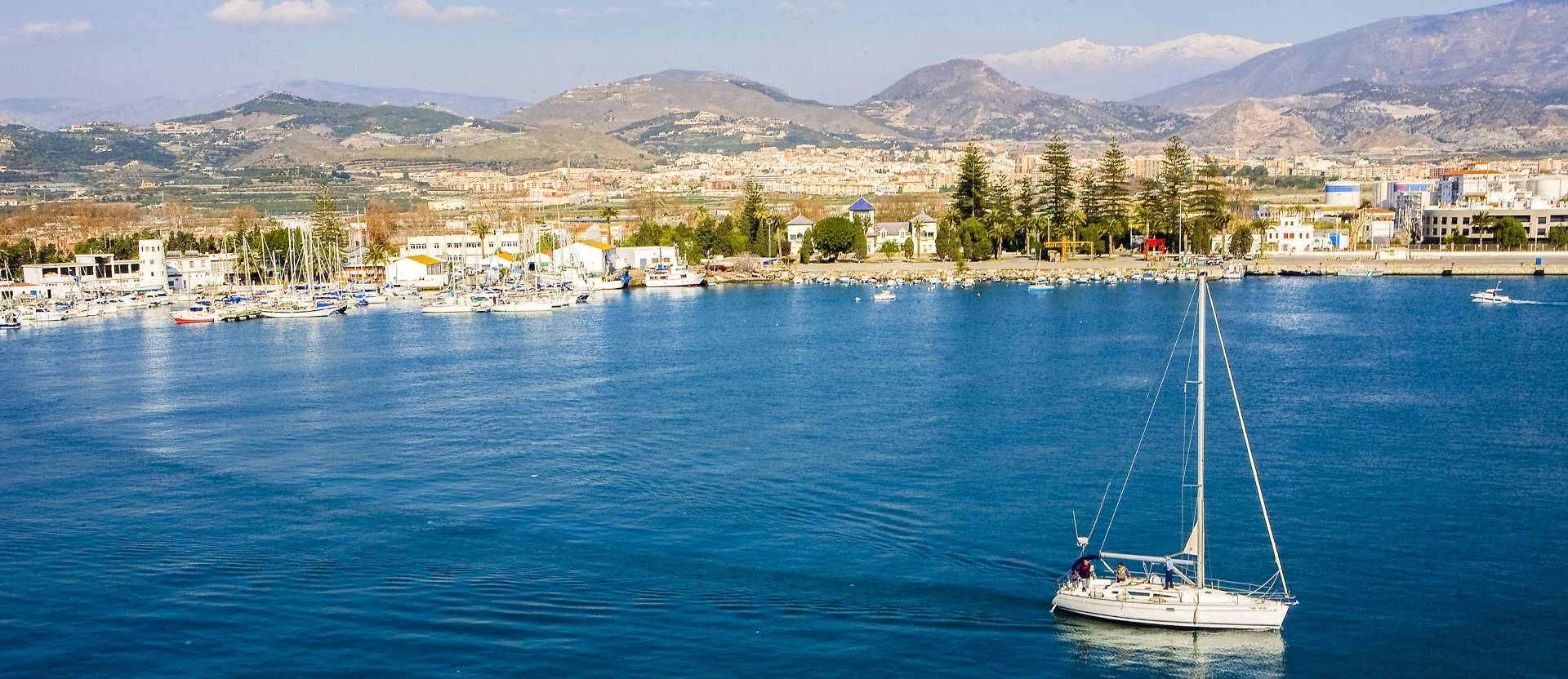 El alquiler de barcos en Formentera suma opciones con y sin patrón para recorrer la isla desde el mar