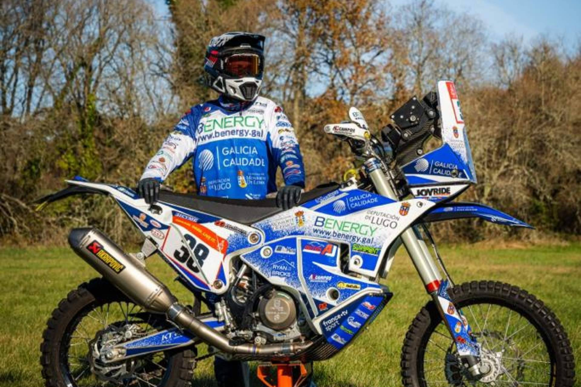 ADHESIVOSEMBARRADOS consolida su presencia en el mundo del motor con equipaciones rally personalizadas