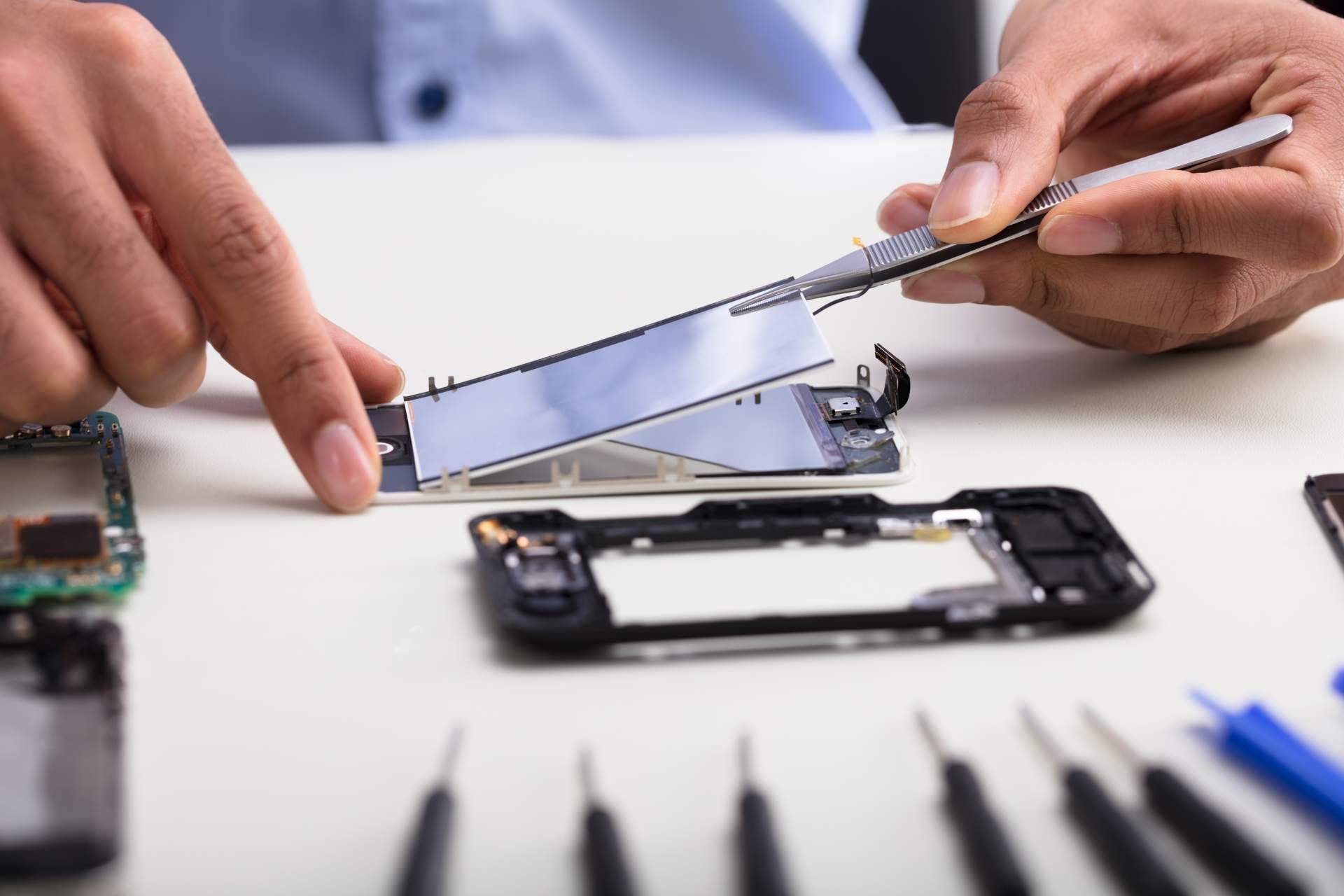 Convertirse en técnico en reparación de celulares con formación práctica en móviles y tablets