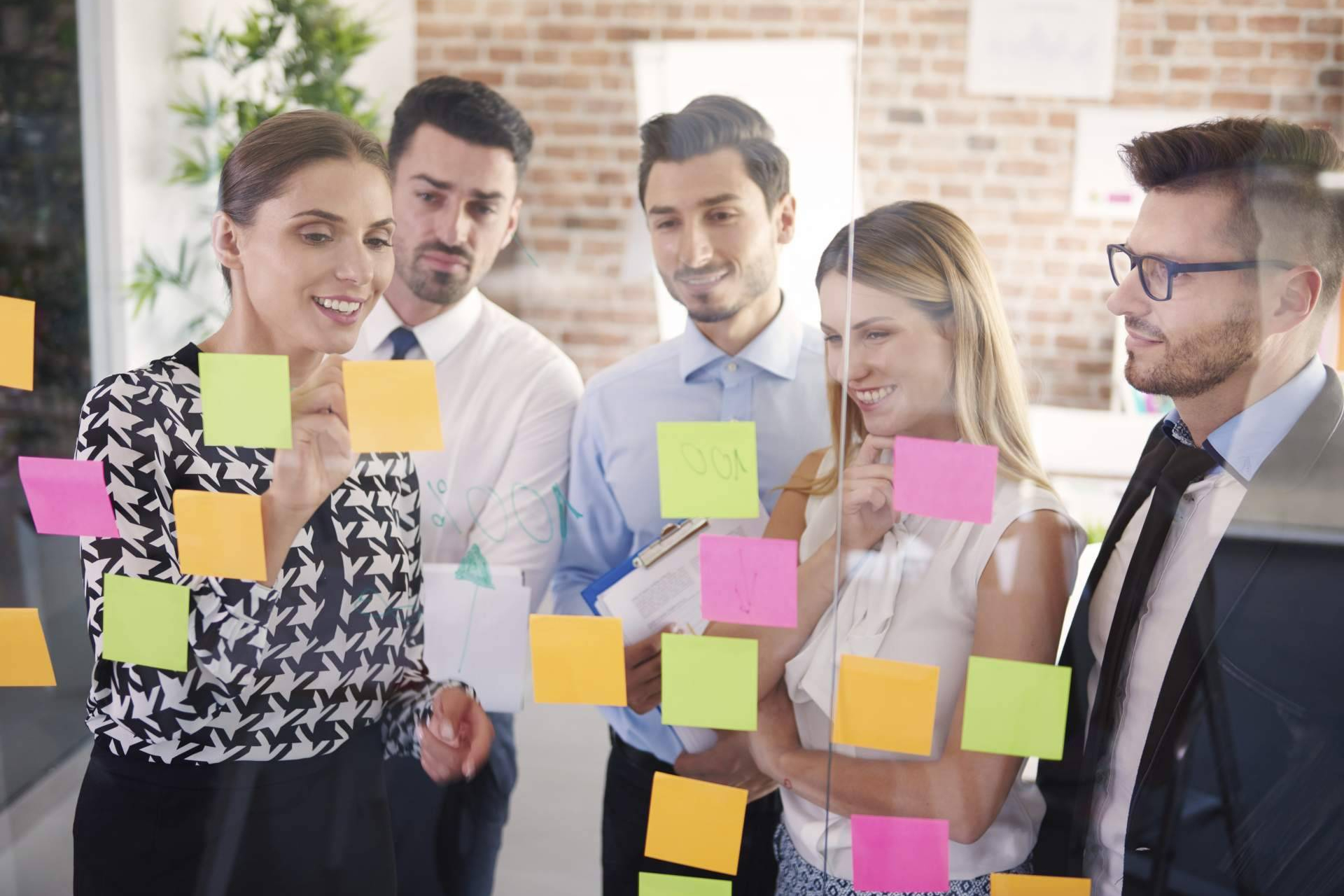 Cómo gestionar turnos en empresas con alta rotación de personal