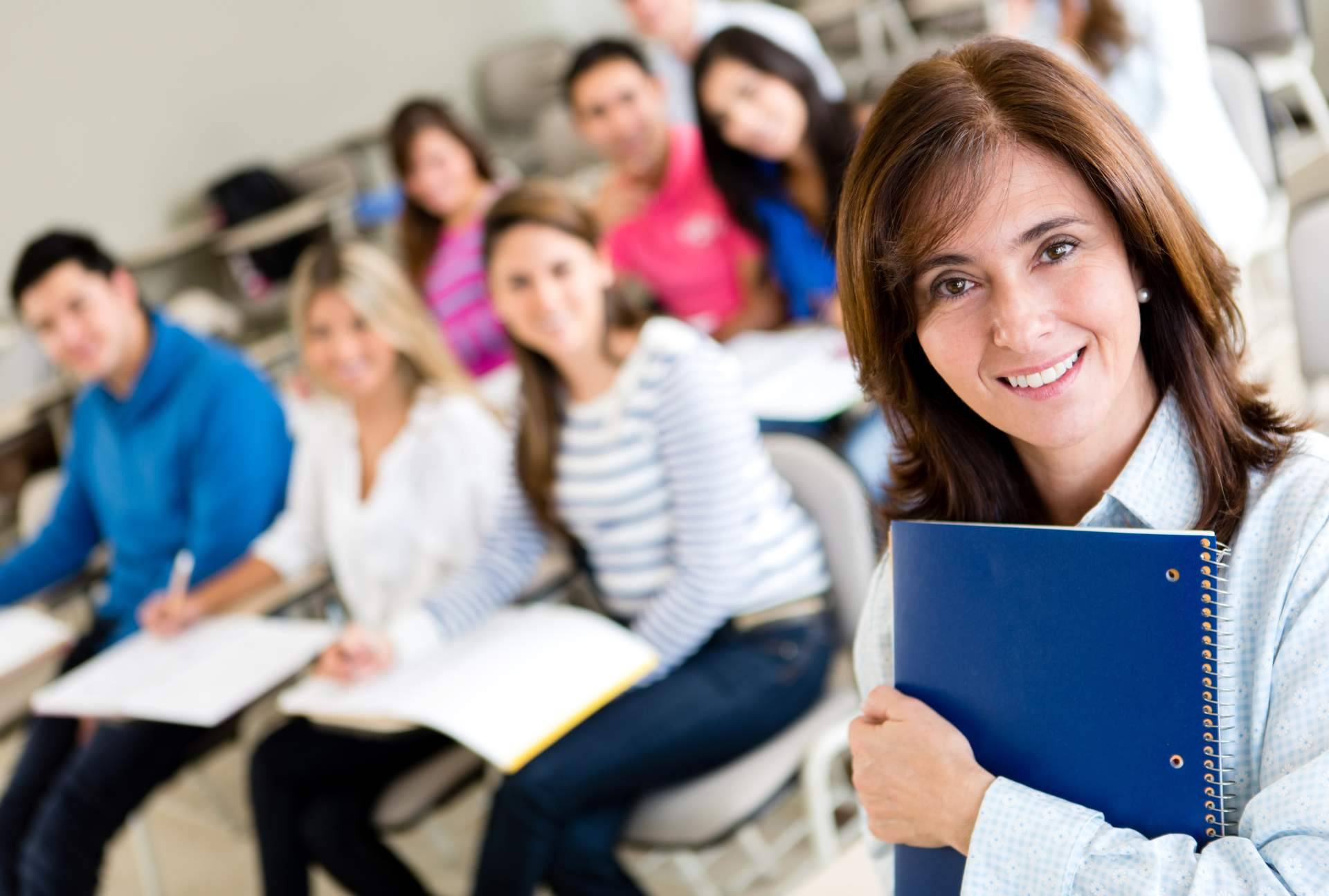 ApruebaTodo refuerza su servicio para encargar una tesis doctoral con atención personalizada