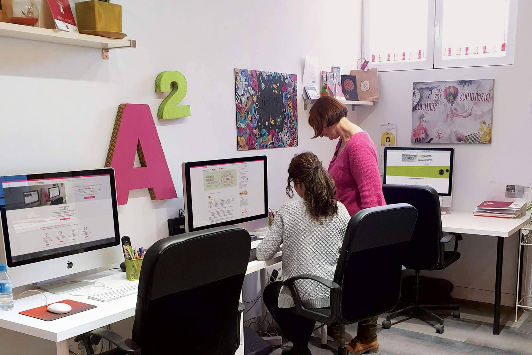 A2 Colores refuerza el crecimiento de las empresas con diseño gráfico y marketing digital a medida