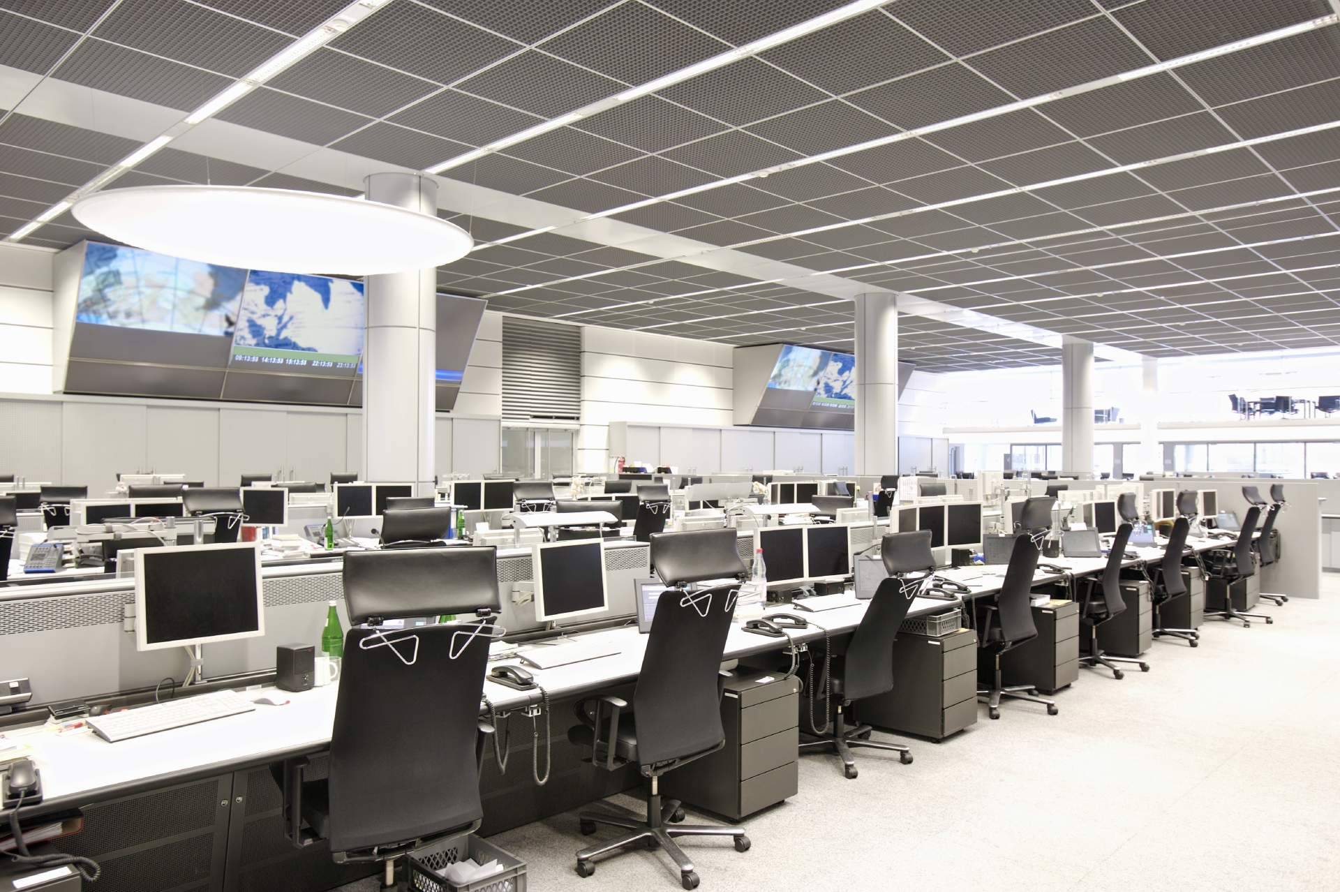 Muebles de oficina y ordenadores reacondicionados; la fórmula para optimizar espacio en entornos de trabajo