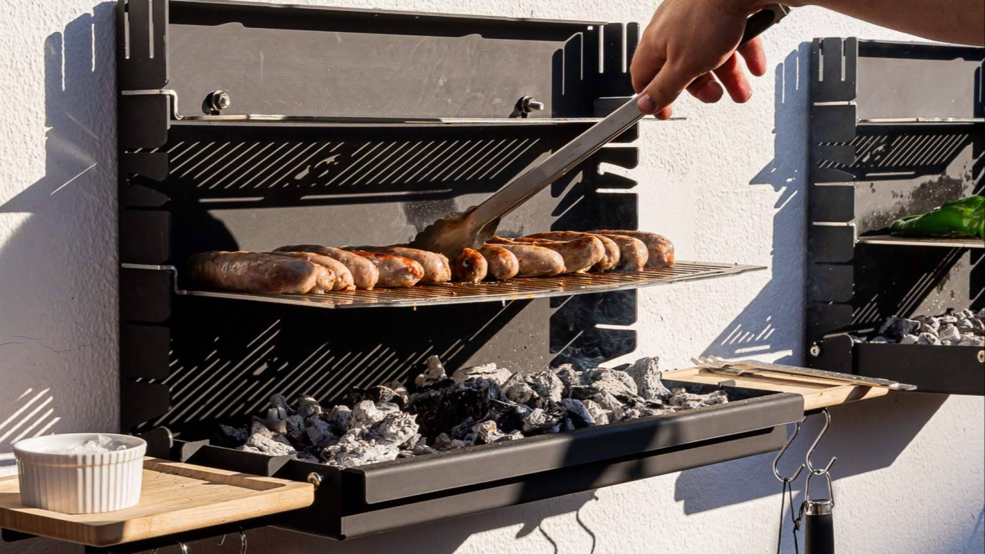 La barbacoa deja de ser un trasto de verano; así son los nuevos diseños pensados para balcones y terrazas