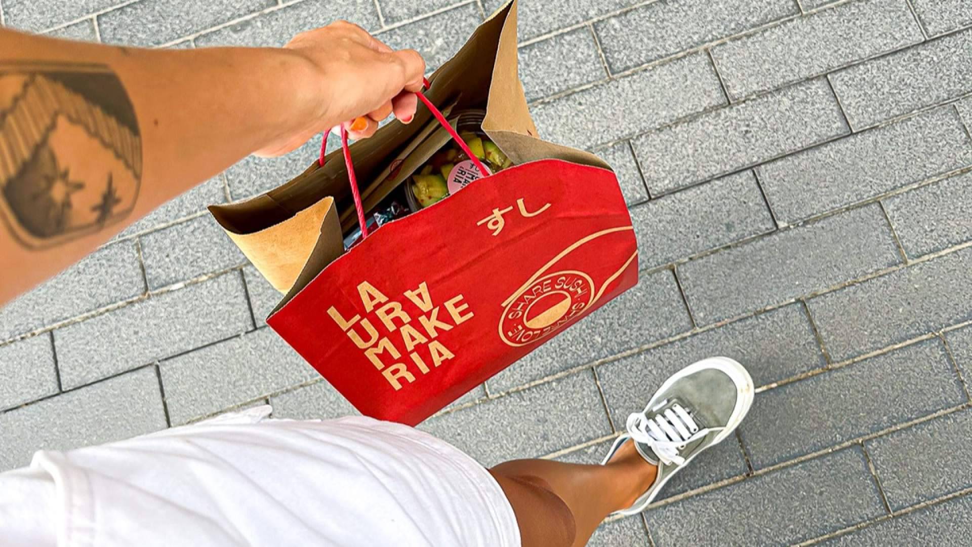 La Uramakeria se hace hueco entre quienes buscan sushi para pedir en Barcelona y Madrid