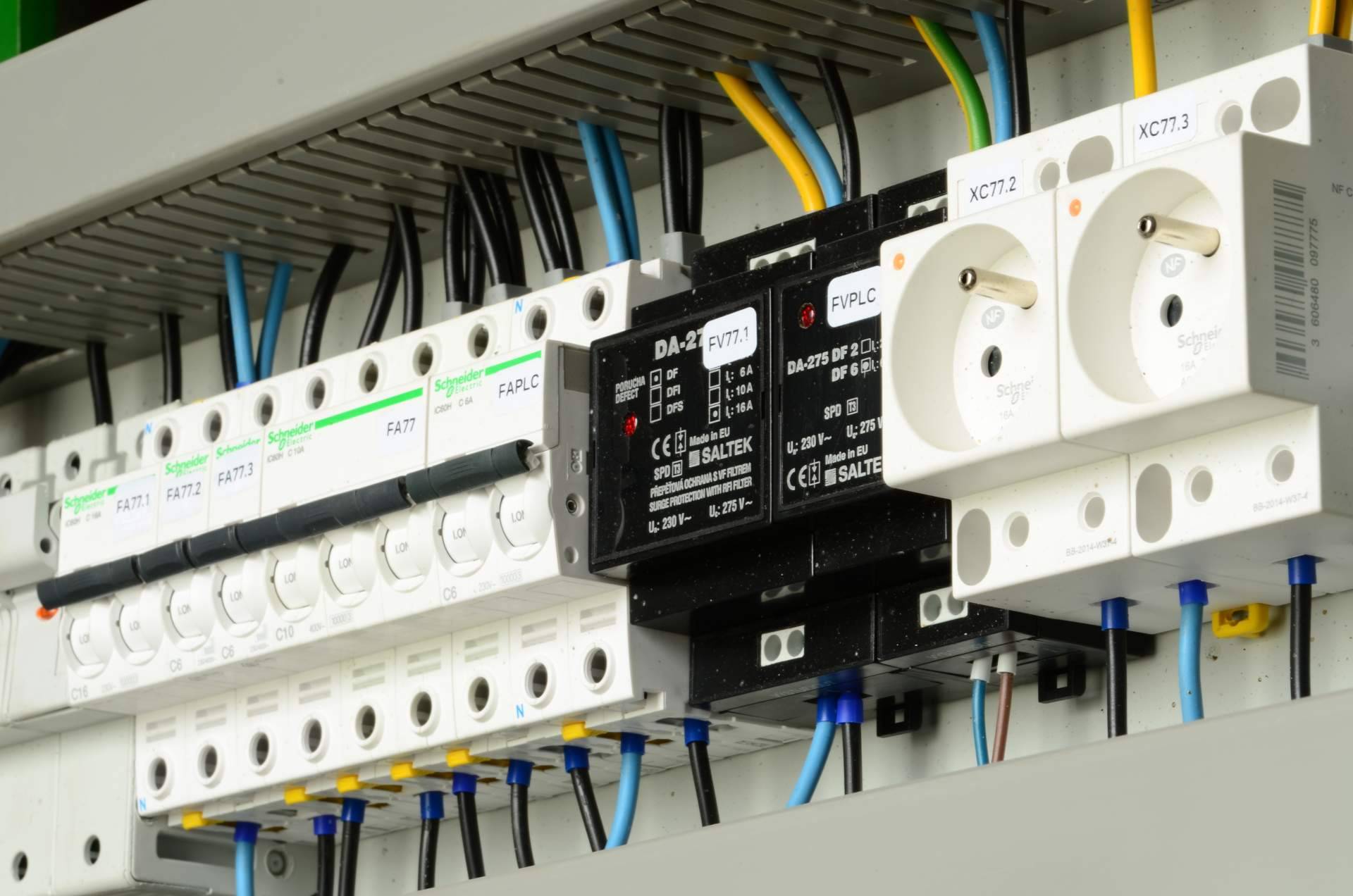 Cadenza Electric revoluciona el suministro técnico con su catálogo de material eléctrico industrial online