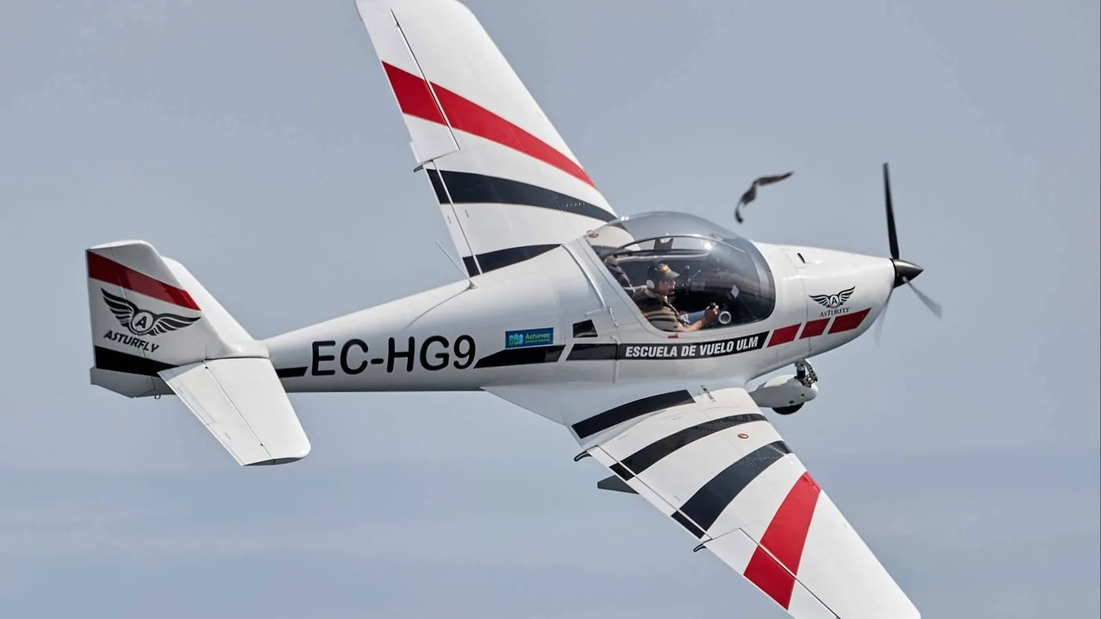 Asturfly impulsa el curso de piloto de ultraligero con una formación práctica y especializada en Asturias
