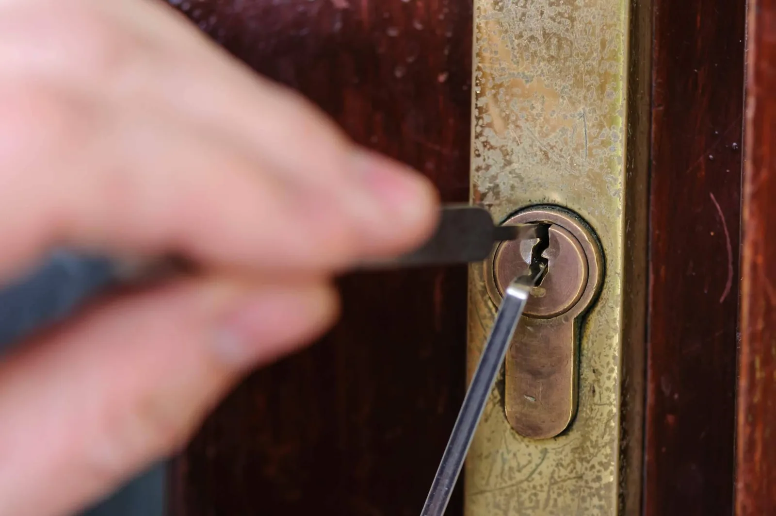 Cerrajeros 24 horas en Madrid, un servicio esencial para resolver urgencias en el hogar