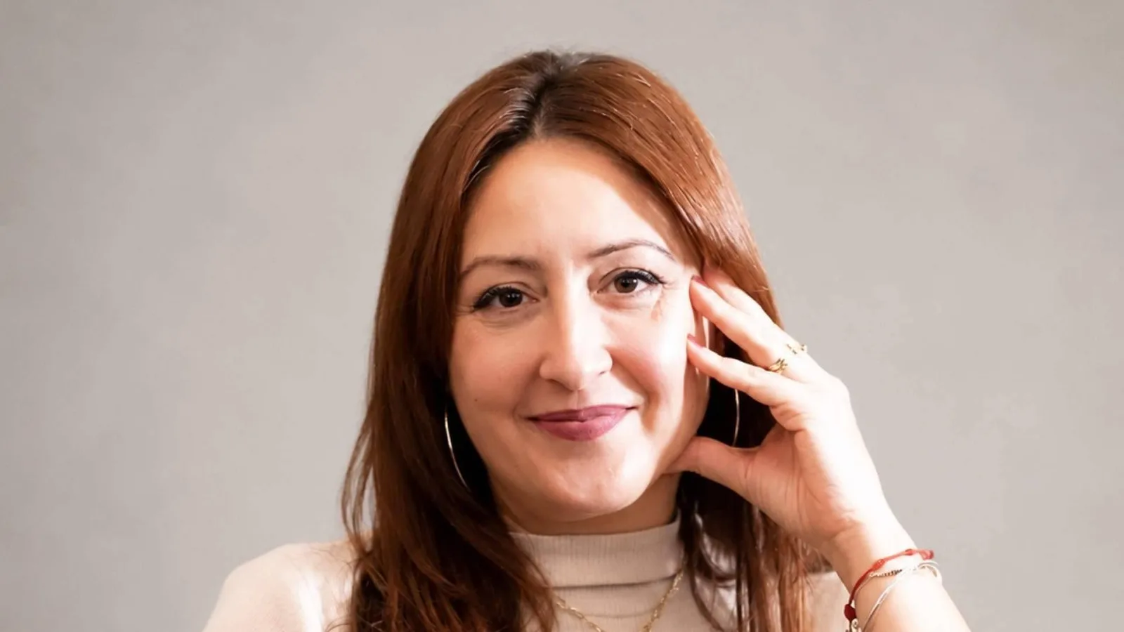 Por qué tantas mujeres brillantes siguen sintiéndose un fraude; la trampa del síndrome de la impostora